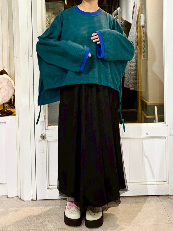 前短後長落肩寬袖條紋長袖上衣 