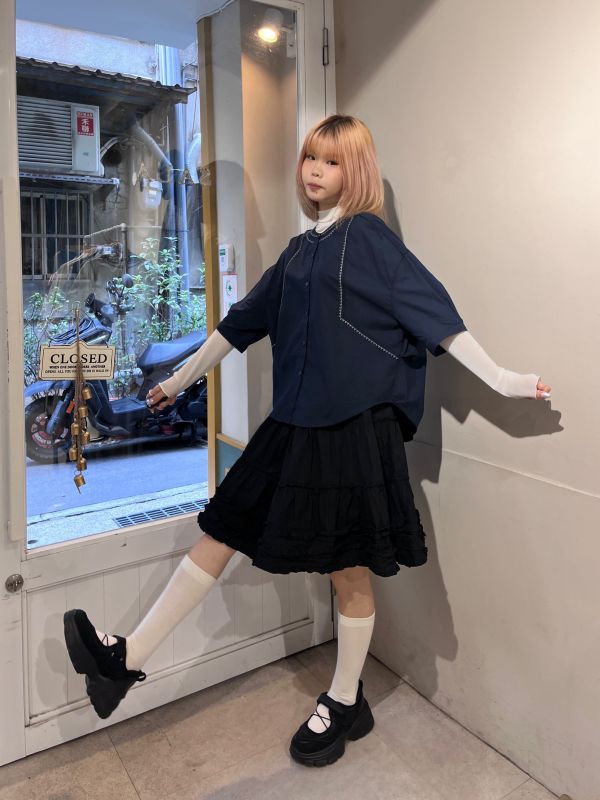 藏藍白車線圓領七分袖上衣 