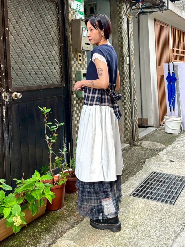 蕾絲袖格紋拼接洋裝 