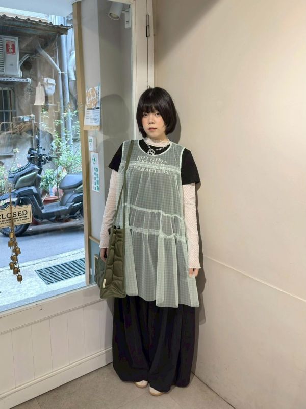 格紋層次紗寬肩帶背心 