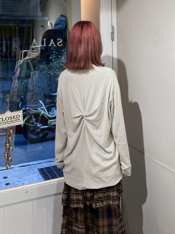 圓領後背扭結寬鬆上衣 