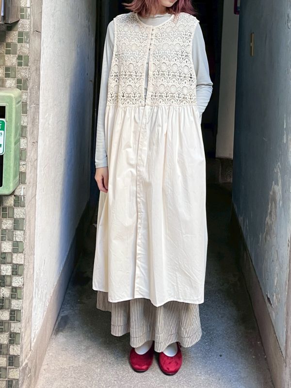 布扣緹花刺繡鏤空背心長罩衫 