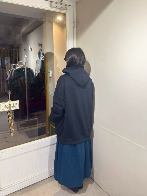 簡約圖形寬鬆大帽tee 