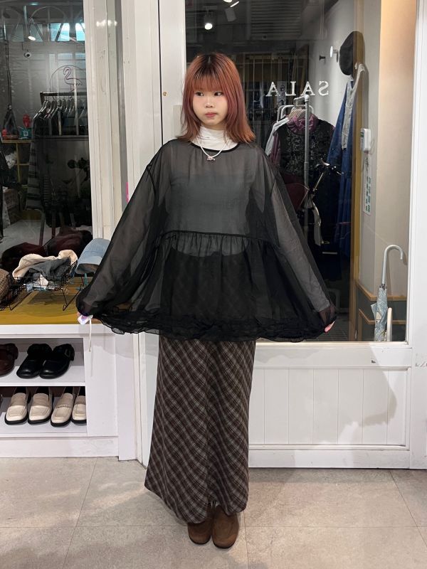 光澤透膚花邊外罩長袖上衣 