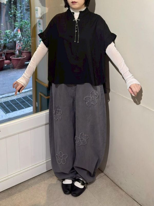 棉麻荷葉袖排扣前短後長上衣 