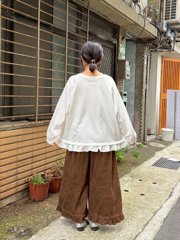 荷葉邊下擺休閒上衣 