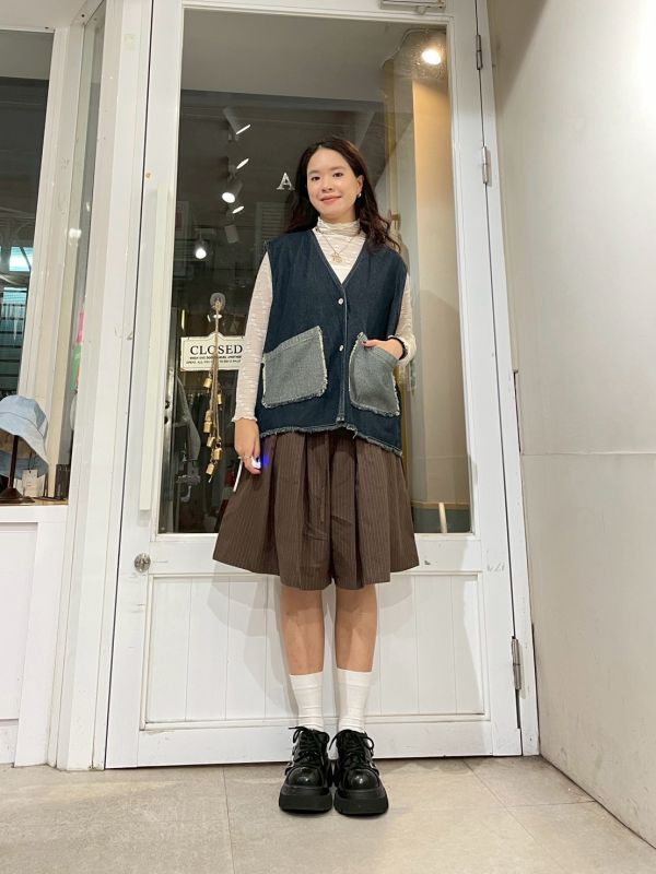 抽鬚口袋寬鬆不收邊牛仔背心 