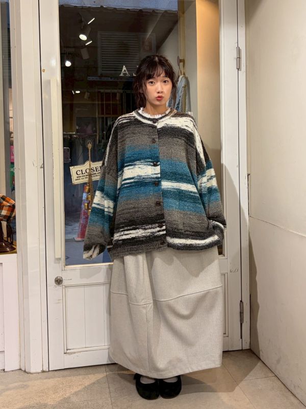 圈圈毛線撞色暈染排釦毛衣外套 