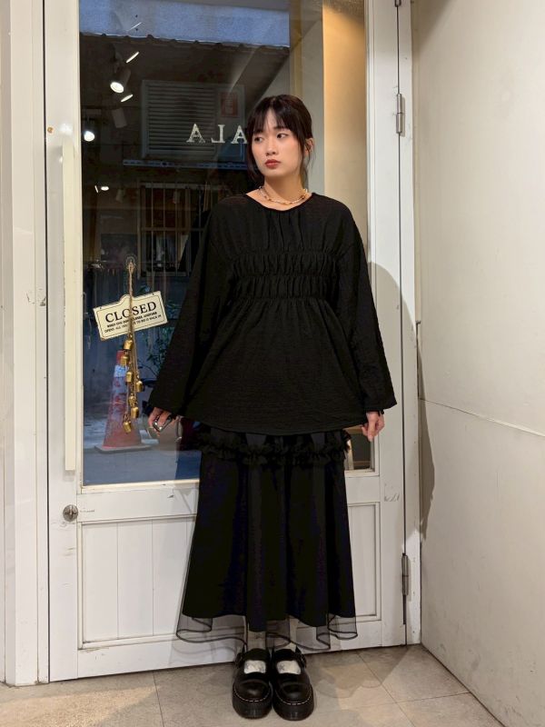 泡泡布胸口彈性燈籠袖上衣 