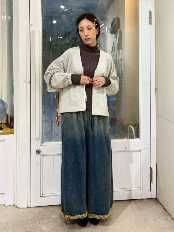 高領立體菱形泡泡布長袖上衣 