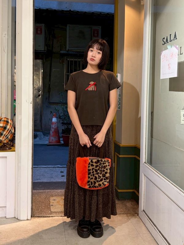 紅緞帶貴賓狗短袖 Tee 