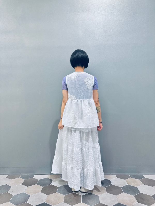 刺繡花雙層紗外搭背心 