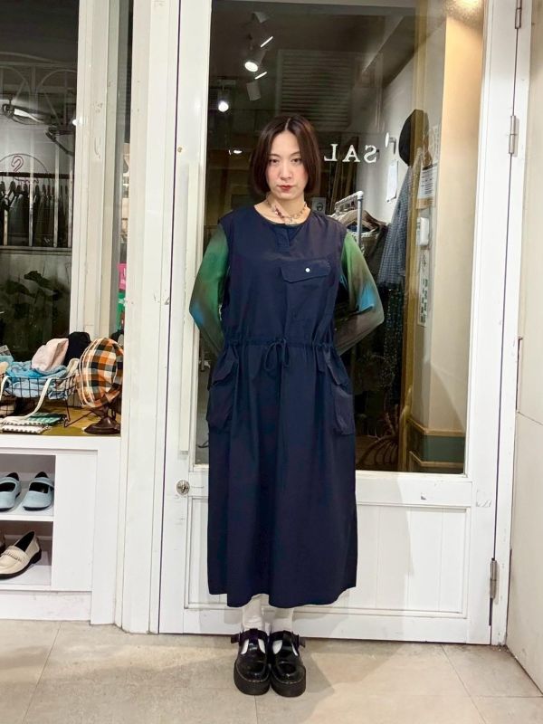 腰抽繩兩側立體大口袋背心洋裝 