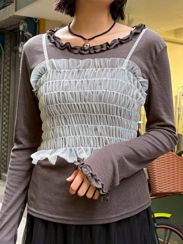 兩件式木耳邊滾邊上衣+抓皺紗質背心 