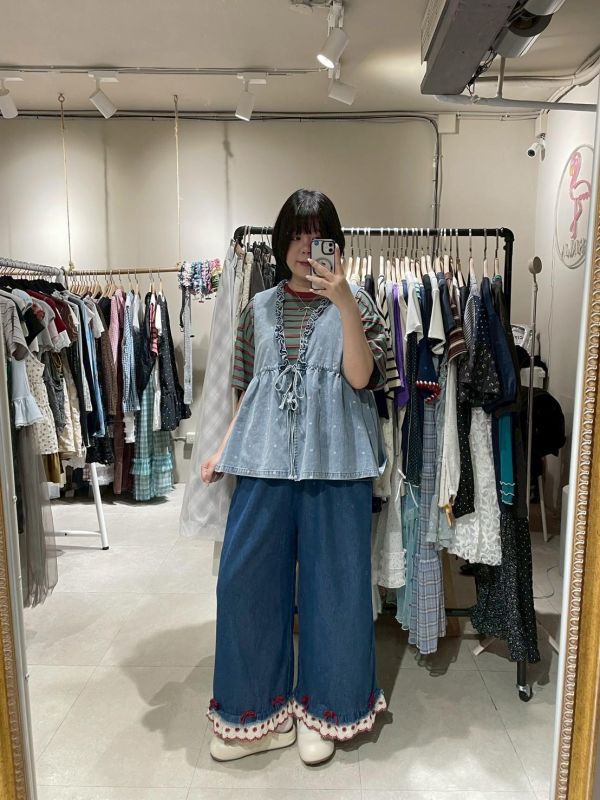 擠花滾邊雙綁帶牛仔背心 