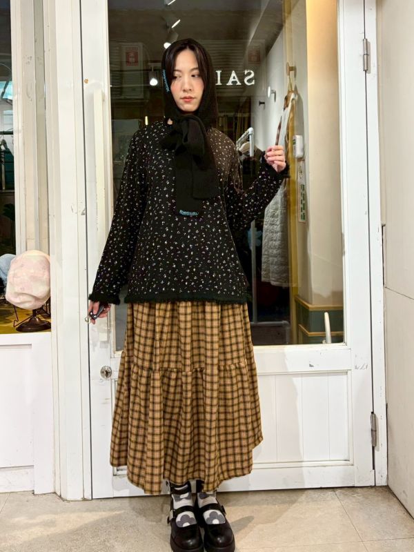 抽鬚滾邊小碎花上衣 