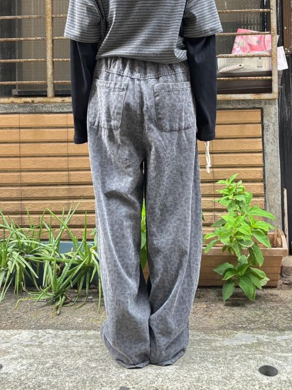 低飽和豹紋抽繩落地牛仔 