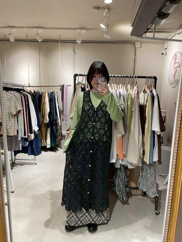 針織洞洞鏤空排扣無袖罩衫 