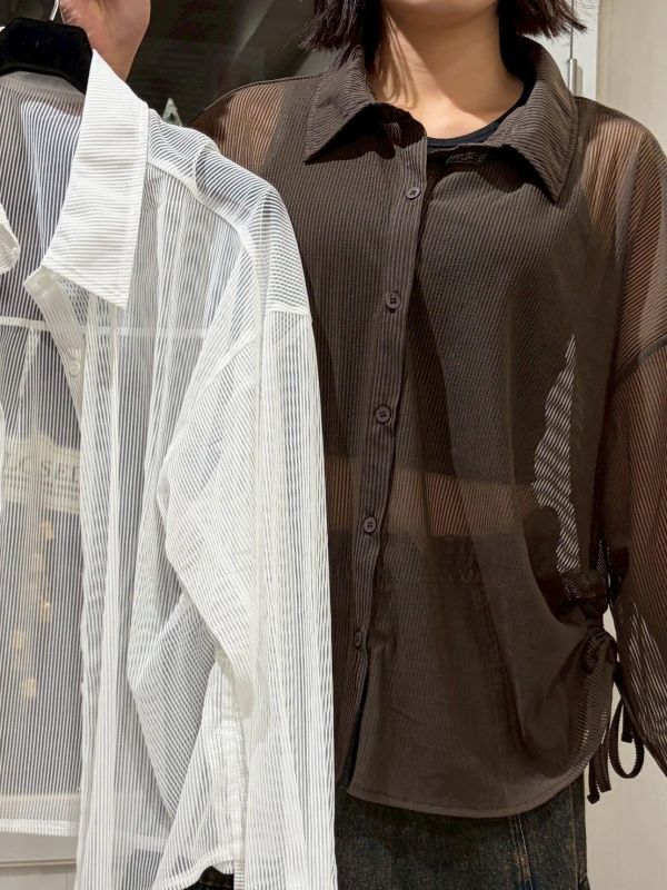 側邊魚骨抽皺直紋透膚襯衫 