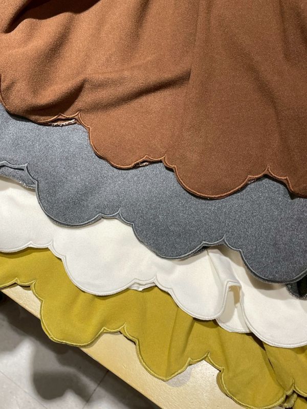 泡泡刺繡袖口雲朵下擺蕾絲領口絨面長袖 