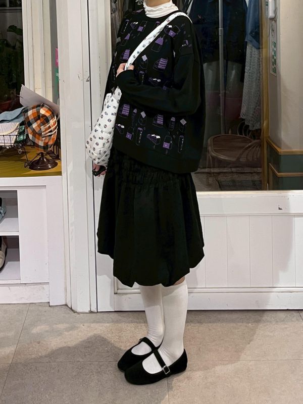 圓領房屋刺繡長袖上衣 