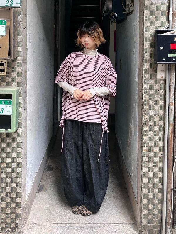 破壞感條紋落肩短袖上衣 