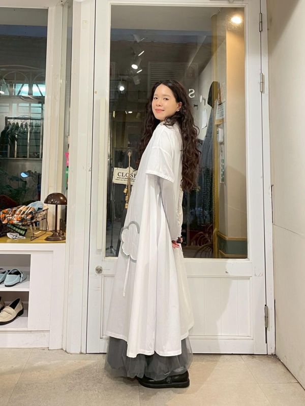 刷刷布造型三朵花雙口袋翻領排扣短袖襯衫 