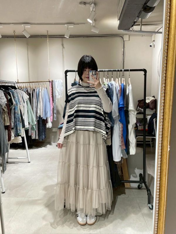 黑白條紋寬鬆後開叉背心 