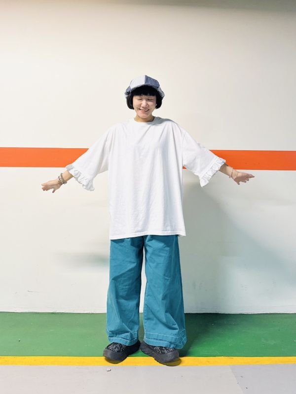 木耳滾邊緞面拼接袖涼感竹節棉長版tee 