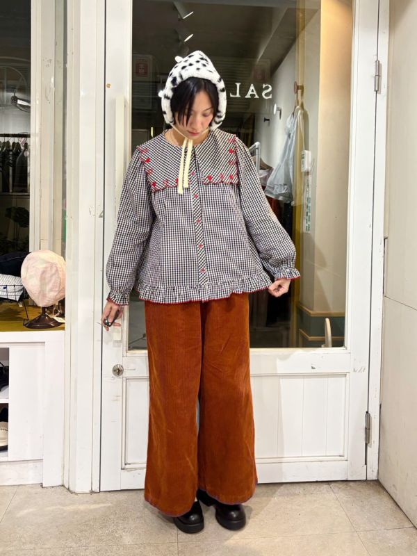 紅鈕釦大方型翻領紅滾邊刺繡格子襯衫格子襯衫 