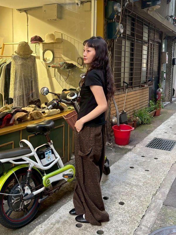 閃閃雷射Kitty 短版tee 