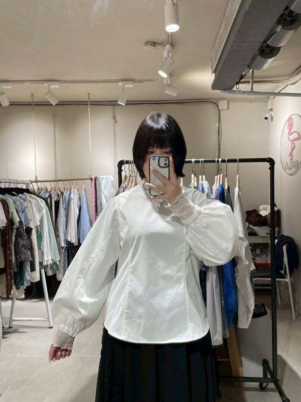 車線設計泡泡袖收腰鬆緊袖口上衣 