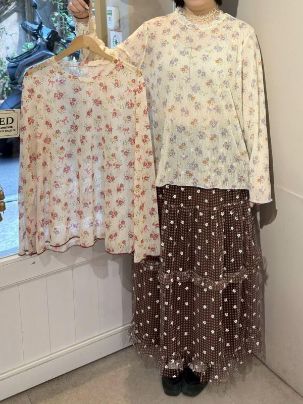 蝴蝶結小花微透紗圓領長袖上衣 