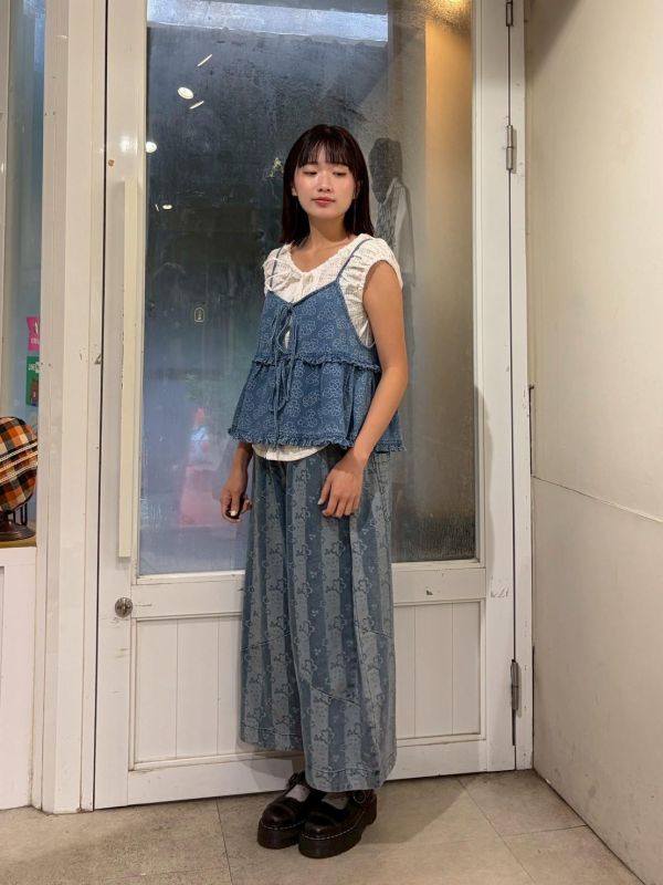 滿版三朵小花木耳滾邊綁帶牛仔背心 
