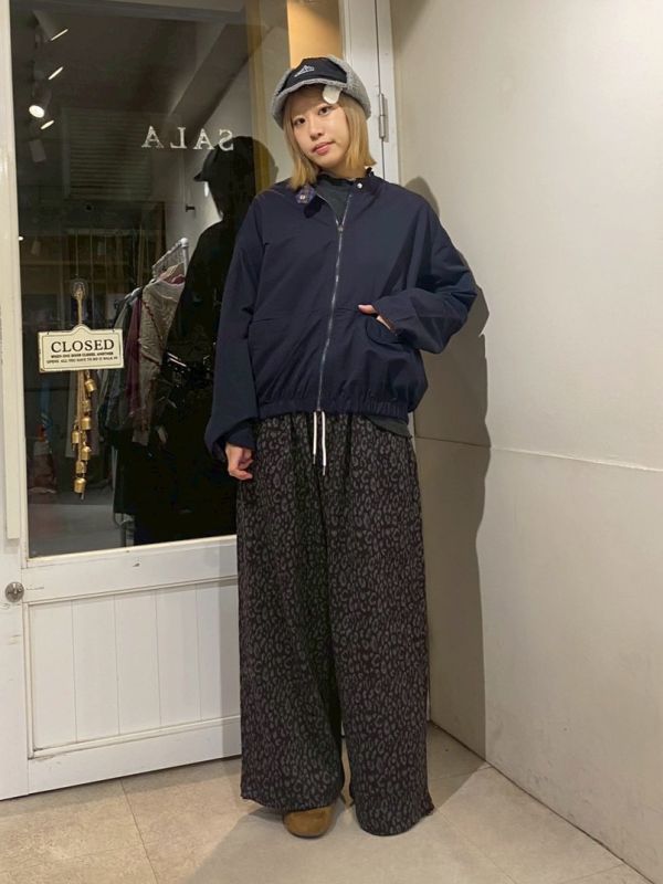 滿版豹紋寬鬆垂墜長褲 