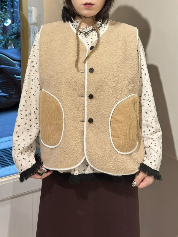 QQ毛排扣燈芯絨拼接口袋背心 