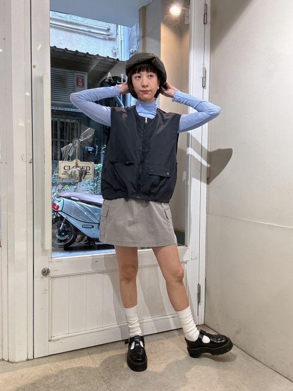 木耳滾邊透紗彈性內搭上衣 