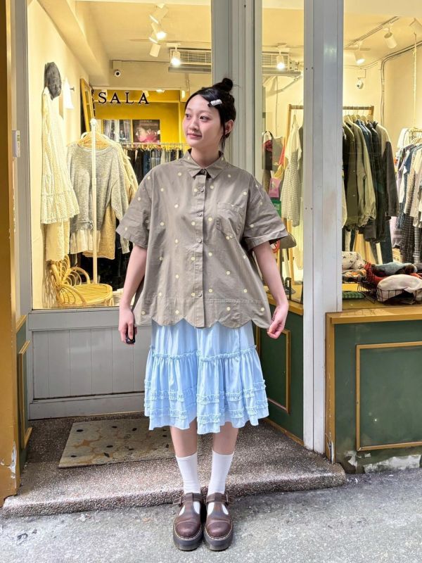 黃色波點花瓣下擺襯衫 