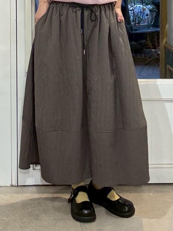 刷刷布直紋立體剪裁裙 