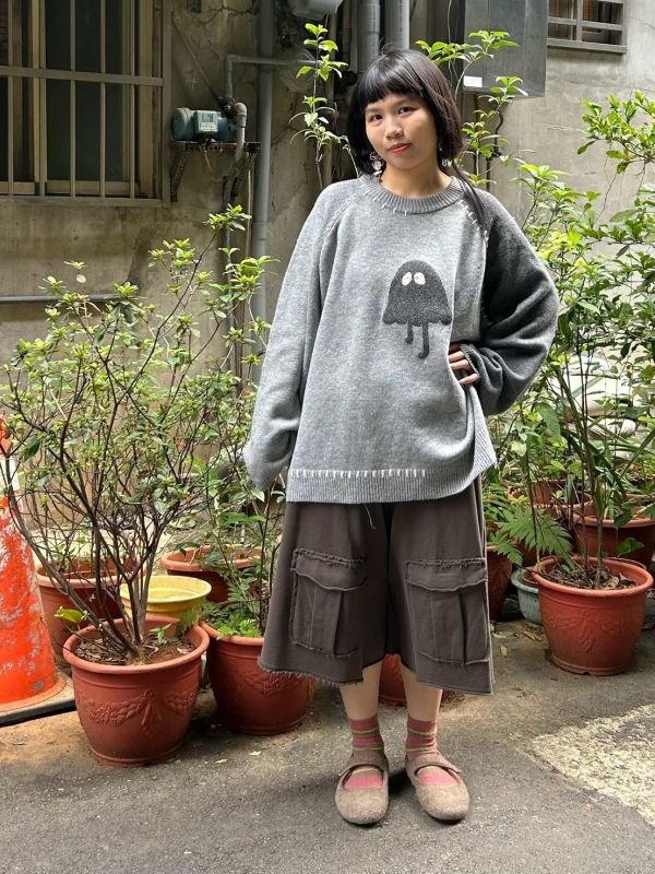 小幽靈拼接長袖毛衣 