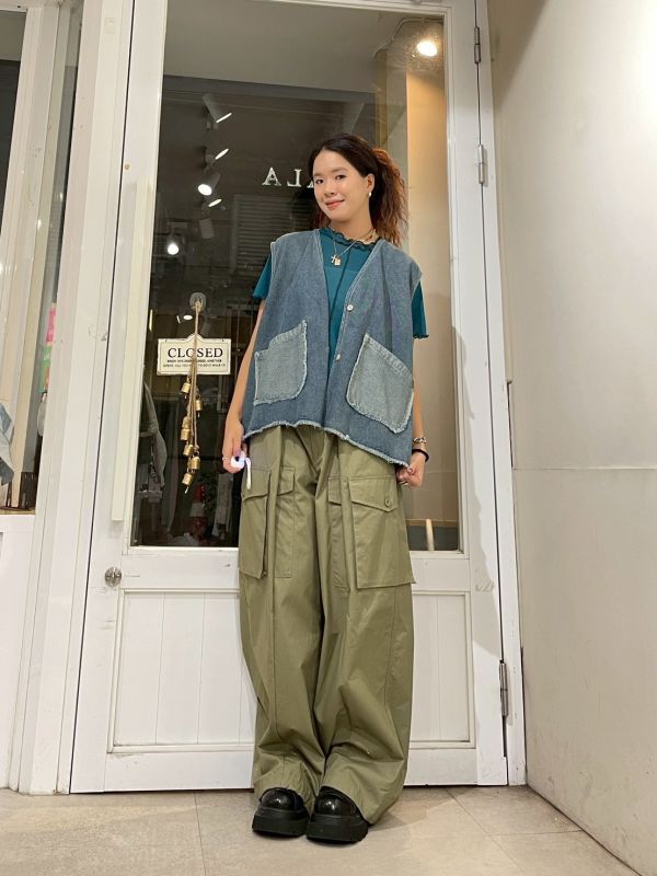 抽鬚口袋寬鬆不收邊牛仔背心 