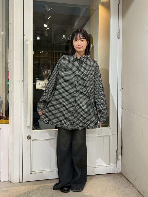 細格紋荷葉邊下擺胸前兩側口袋長袖襯衫 