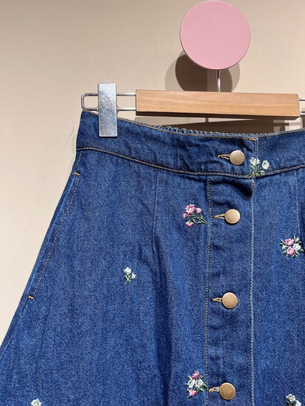花朵刺繡口袋牛仔長裙 