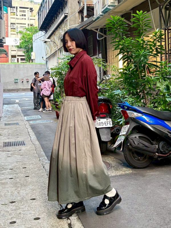 鬆緊腰打折抓皺綠色漸層裙 