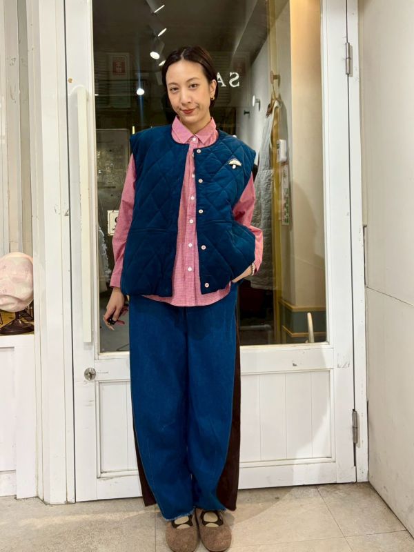 菇菇別針寶藍色燈芯絨鋪棉背心 