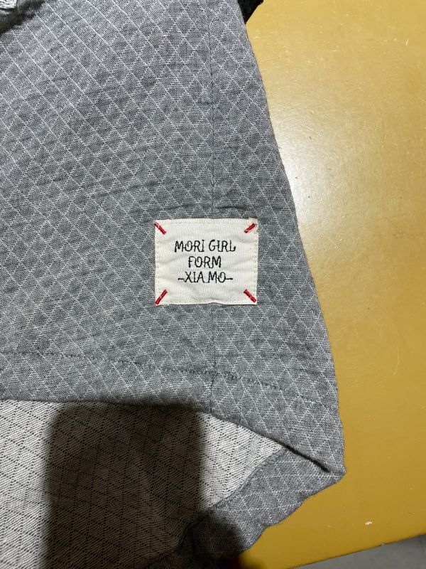 灰色菱格紋前短後長抽繩連帽上衣 