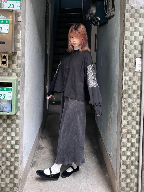 透紗刺繡綁帶縮袖襯衫 