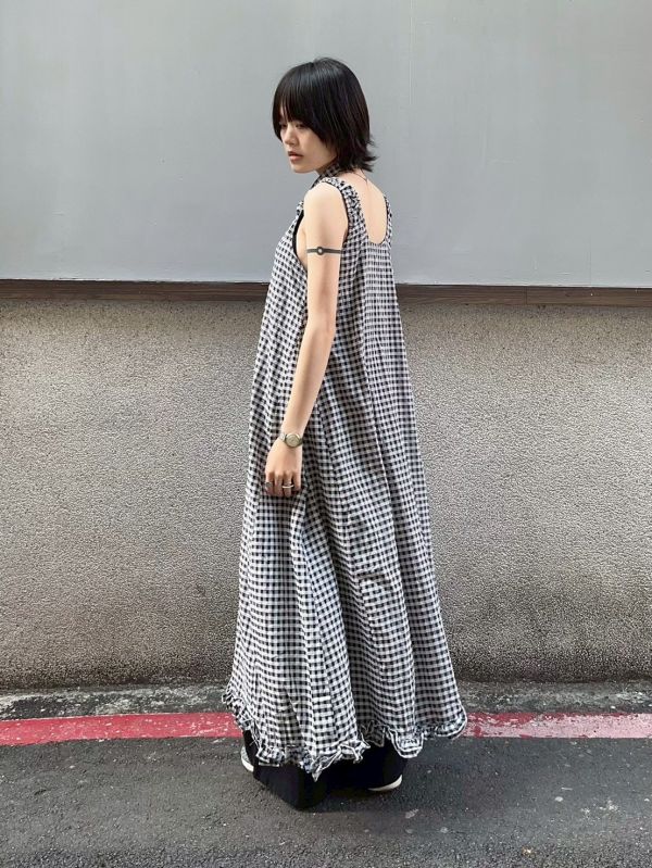 格紋彈性肩下襬花邊雙口袋長洋附綁帶 