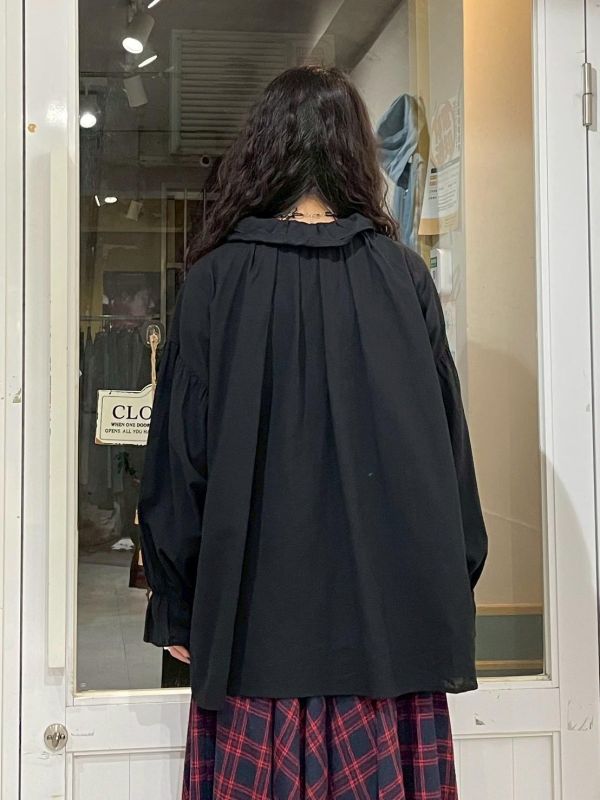 公主袖剪裁雙層荷葉領棉麻落肩前短後長襯衫 