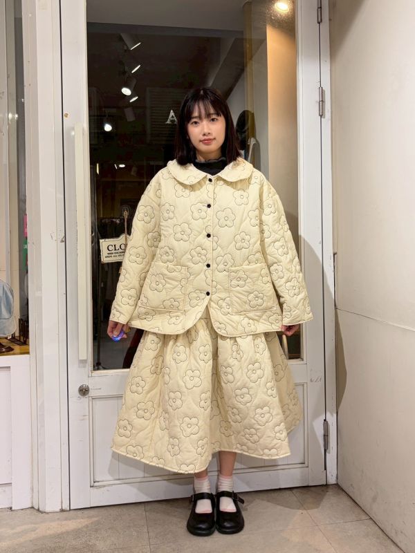 滿版車線小花絎縫葫蘆紋小花排釦外套+蓬蓬裙 